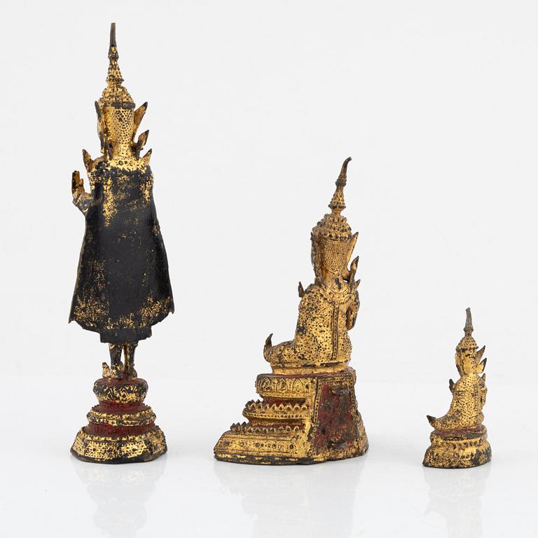 Buddhor, tre stycken, brons. Thailand, Bangkok,  omkring 1900.