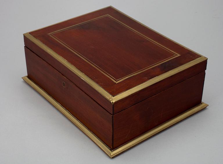 SKRIN, mahogny, troligen England, 1800-tal.