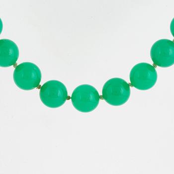Chrysoprase bead necklace.