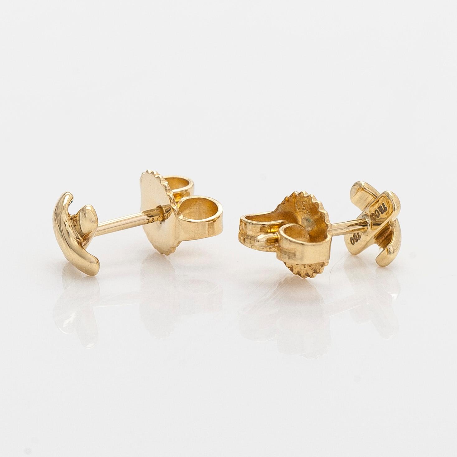 Tiffany & Co, örhängen, "Cross Stitch", 18K guld.