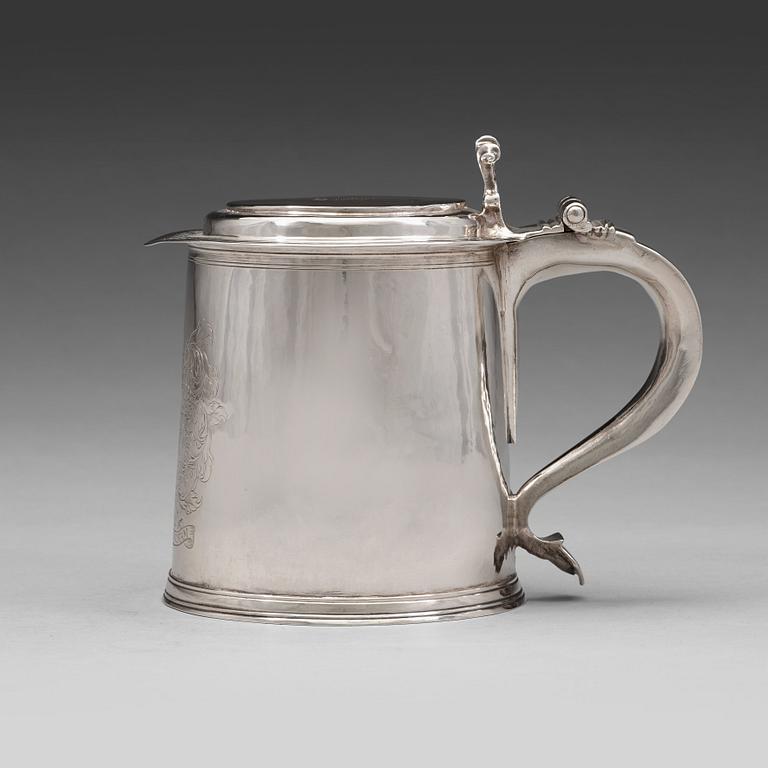 John Ruslen möjligen, dryckeskanna, silver, London 1680.