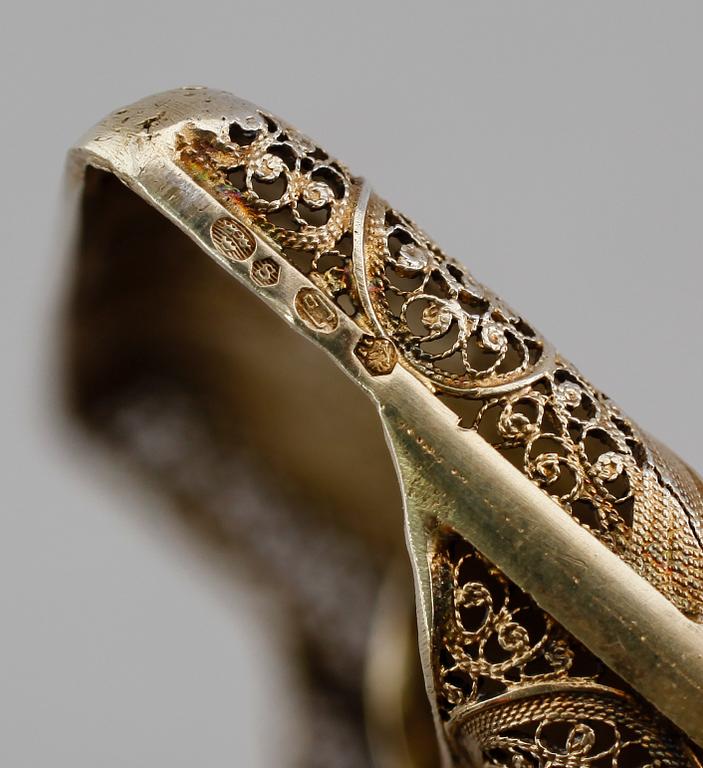 CIGARETTETUI, silver, 1900-talets första hälft. Vikt ca 86 gram.