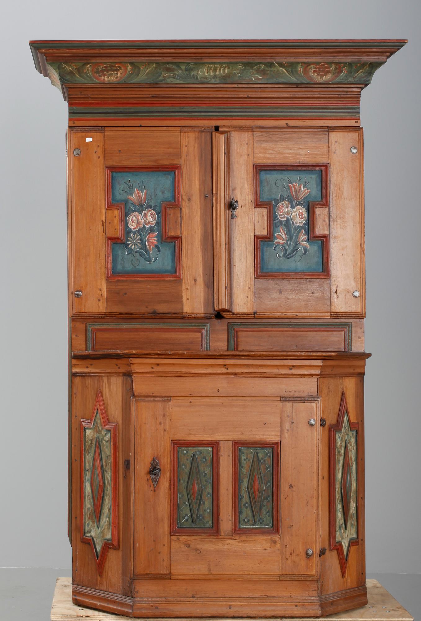 SKÄNKSKÅP. Allmoge, 1700-tal. Märkt Anno 1770.