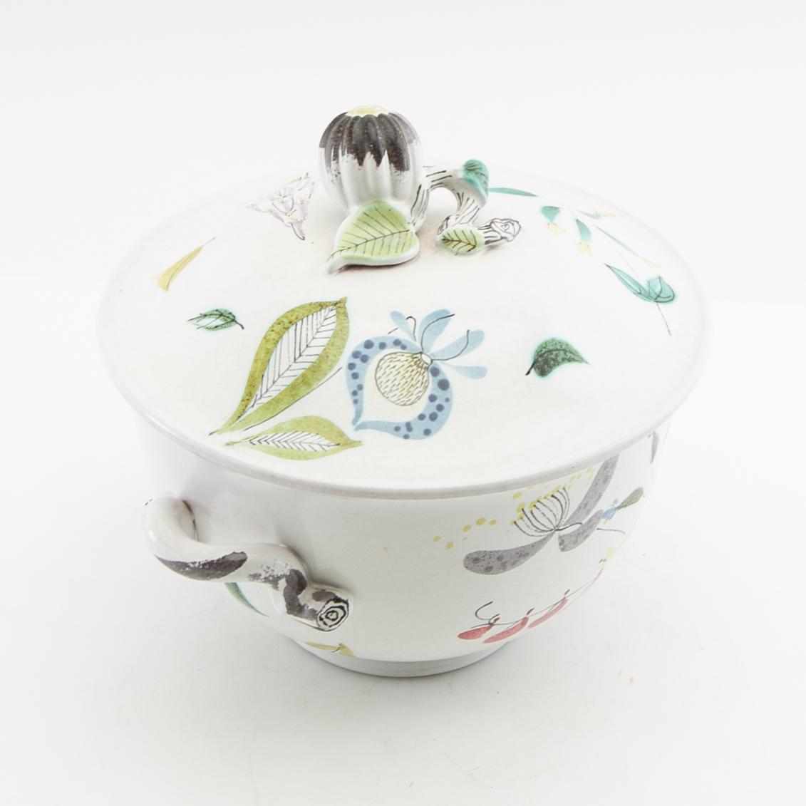 Stig Lindberg, covered bowl Gustavsberg porcelain mid-20th century.