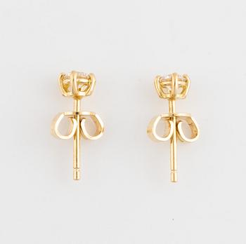 Brilliant cut diamond earrings.