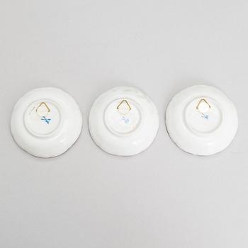 A set of 20th century eight Meissen porcelain objects.