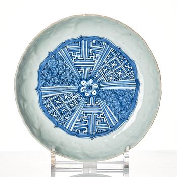 A set of eight blue and white kraakdishes, Ming dynasty, Wanli period (1662-1722).