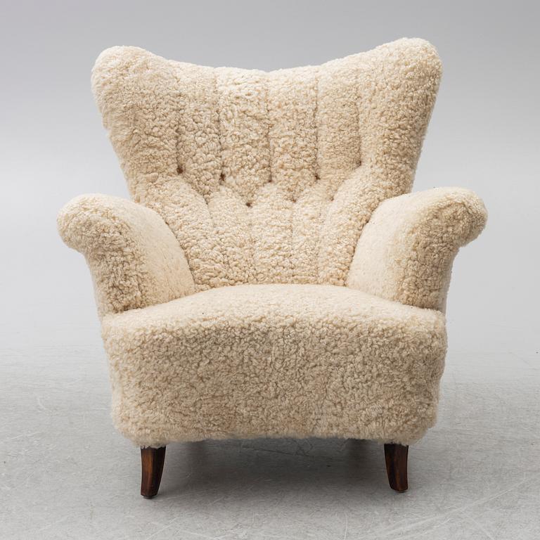 Armchair, Swedish Modern, mid-20th century.