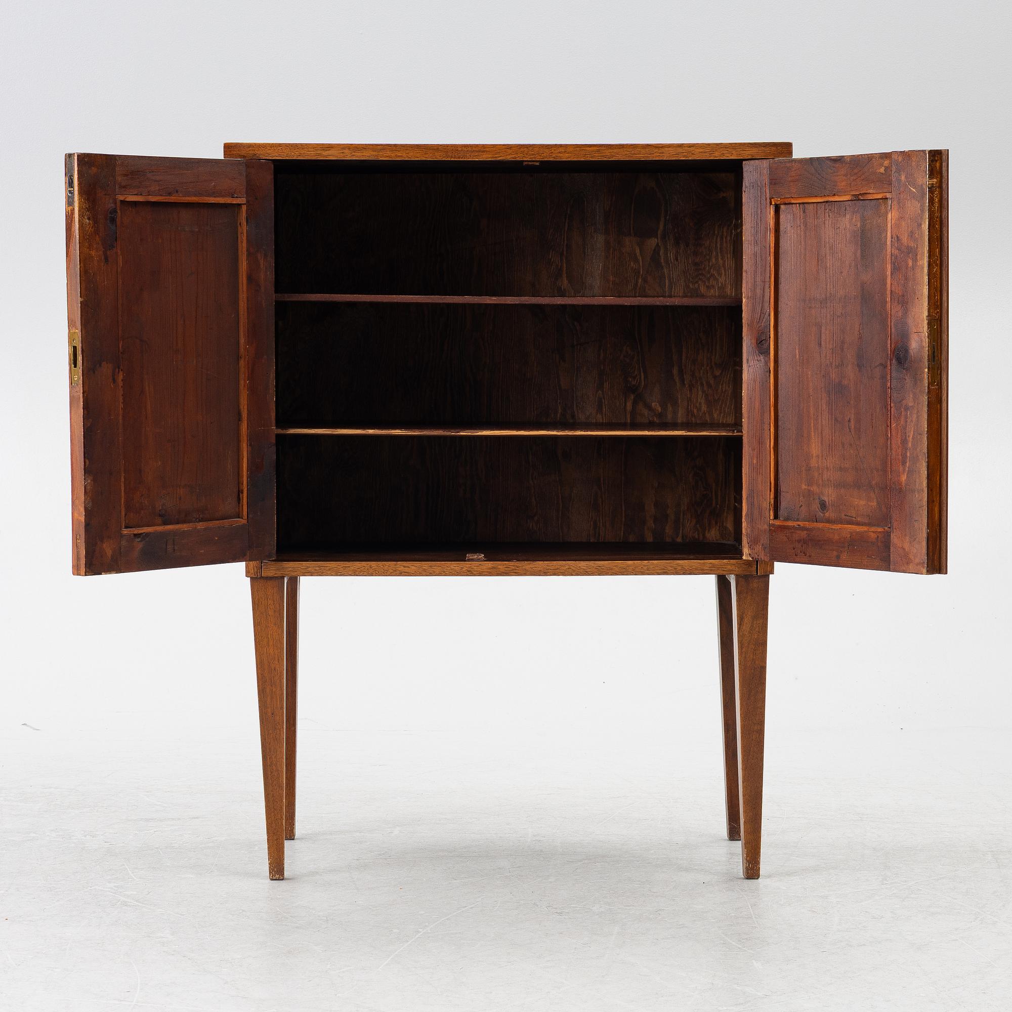 Cabinet, early 20th century.
