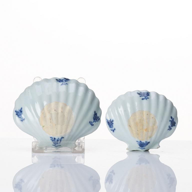 A set of seven 'Chinese Export' butter shells, Qing dynasty, Qianlong (1736-95).