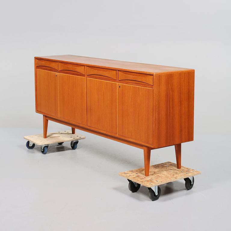 SIDEBOARD, 1960-tal.