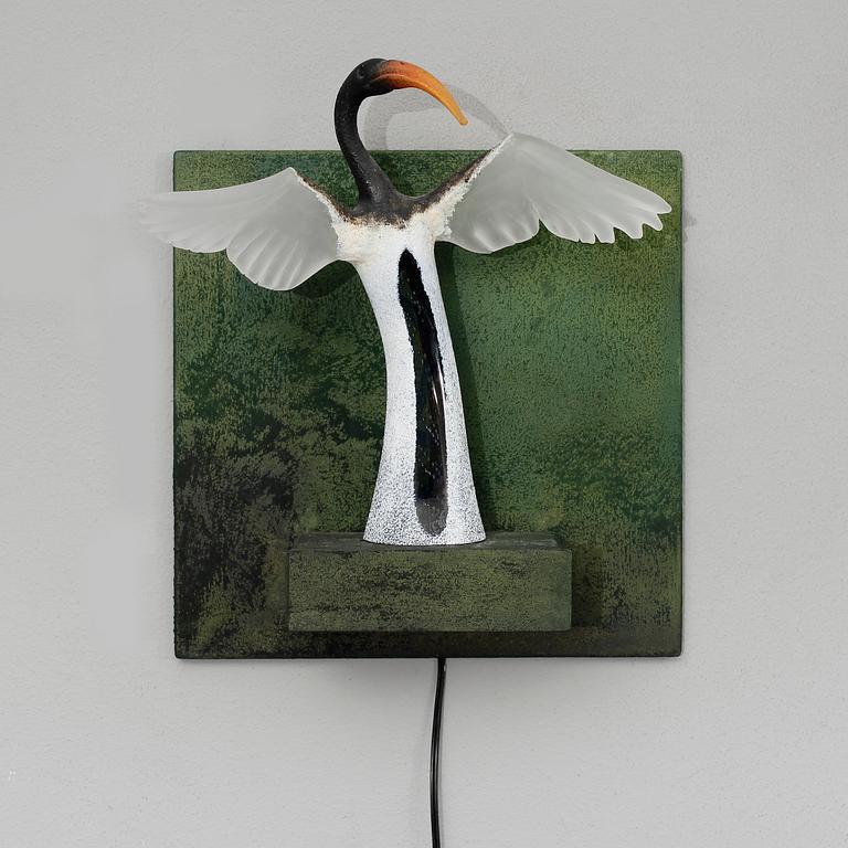 SKULPTUR, VÄGGLAMPA, glas, Kjell Engman, Kosta Boda, signerad och numrerad 2/60.