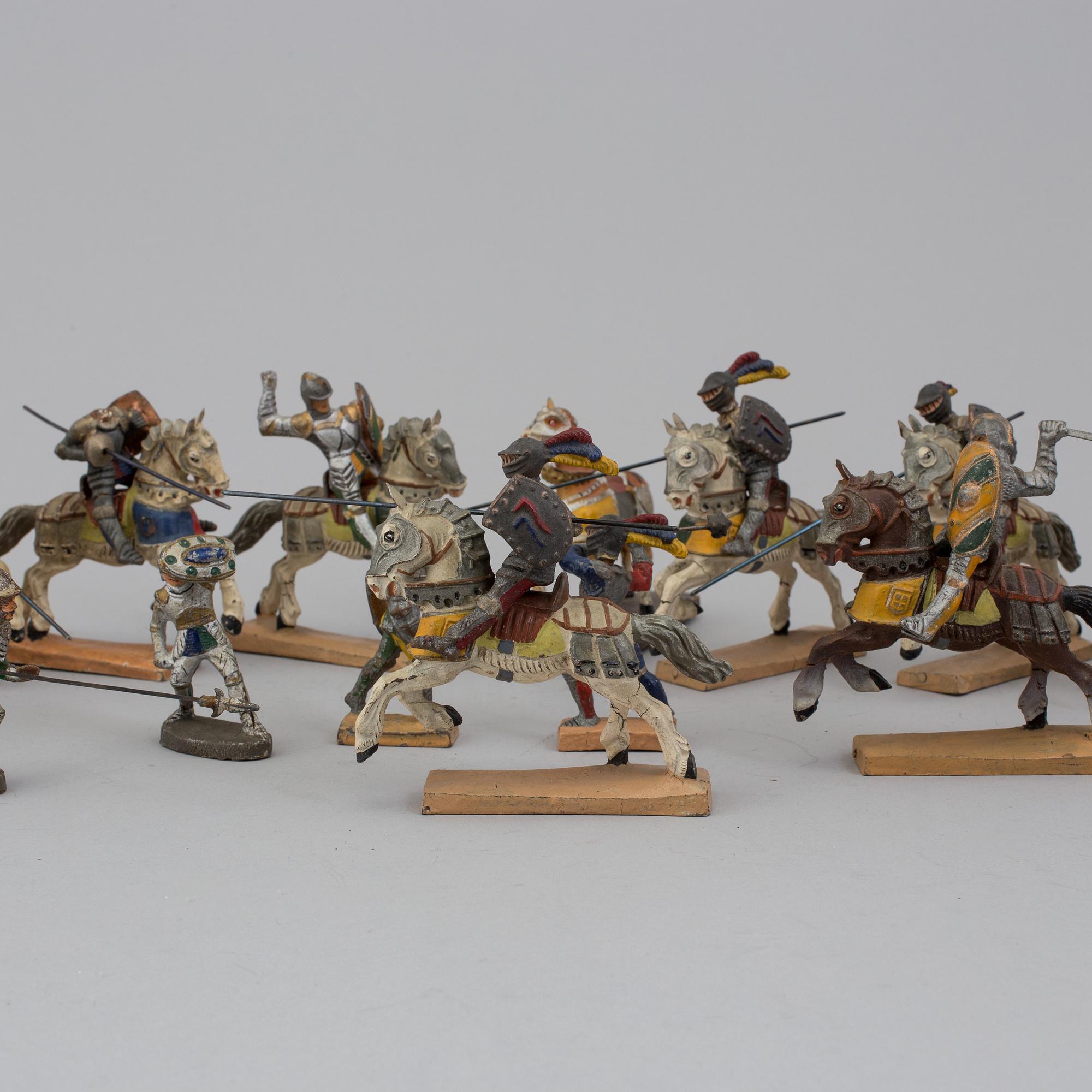 A 26 piece collection of toy knights and horses, mainly Lineol from Germany, mid 20th century.