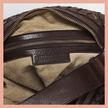 VÄSKA, Bottega Veneta.