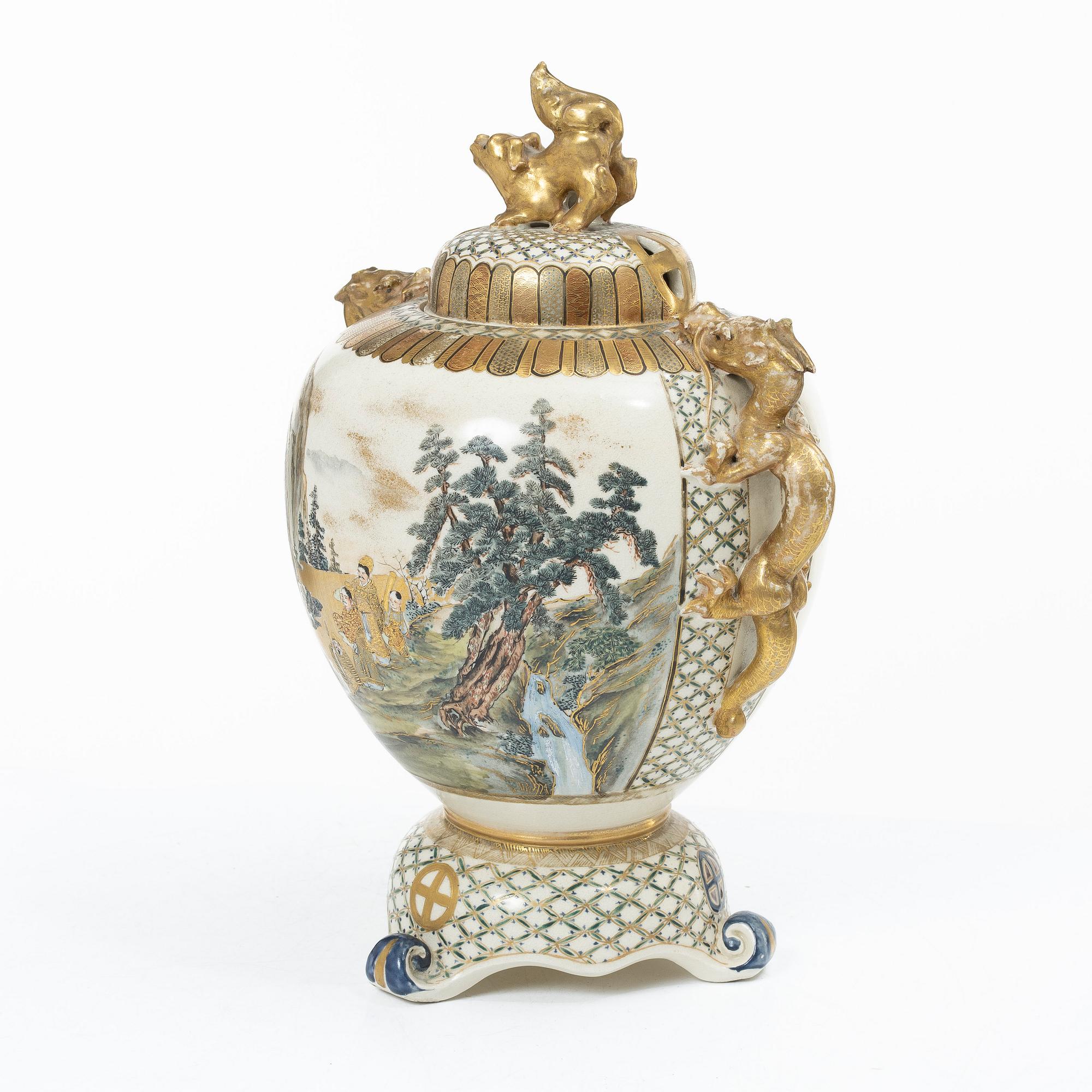 Urna med lock, Satsuma, Japan, 1900-tal.