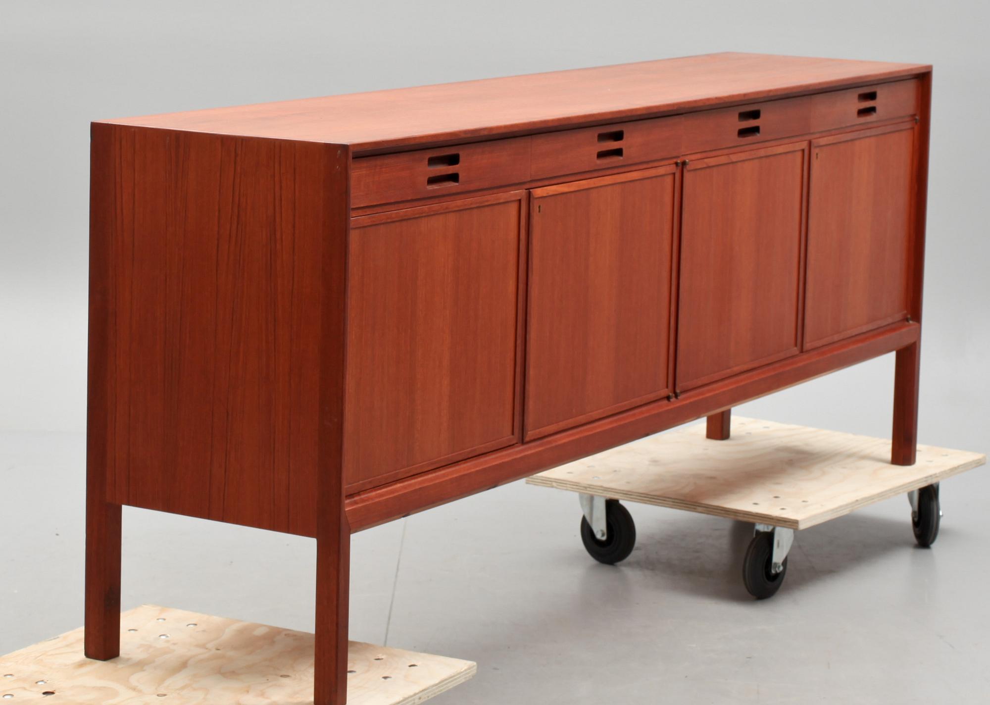 SIDEBOARD, Bertil Fridhagen, Bodafors, märkt, 1900-talets andra hälft.