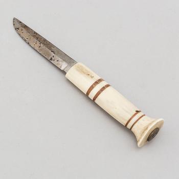 E POGGATS (Elias Poggats), knife, signed and dated 1957.