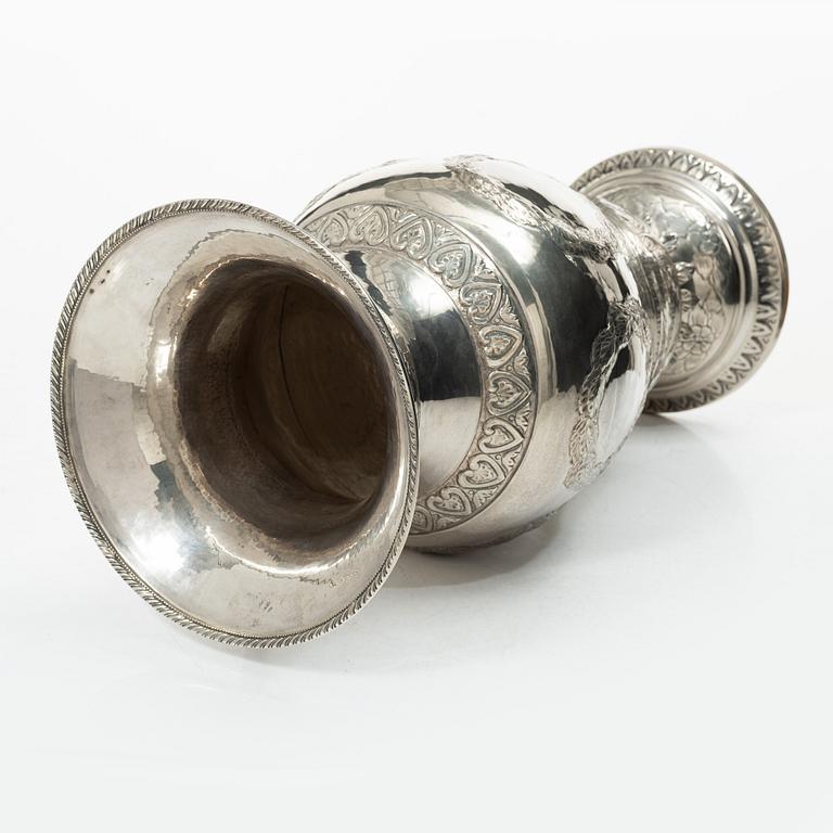 Lale Silverware & Co Ltd, a decorative vase, sterling silver, Istanbul, Turkey 20th century.