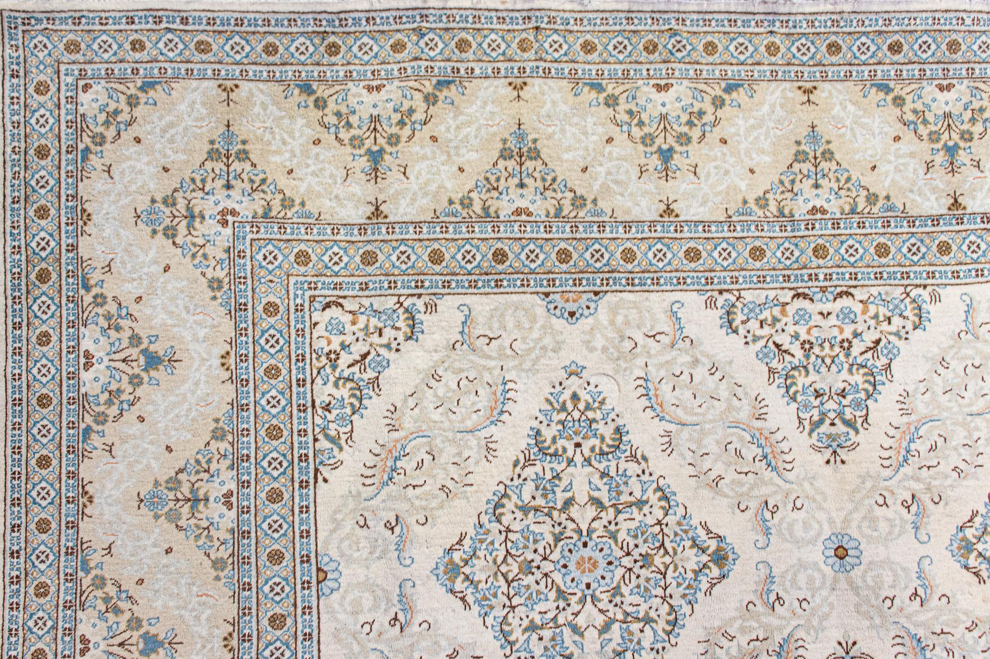 MATTA, Keshan, ca 268 x 348 cm.