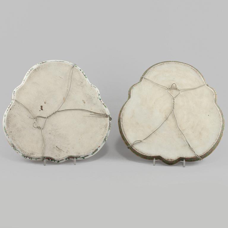 FAT, 2 st snarlika, porslin, Kanton, Kina, omkring sekelskiftet 1800/1900.
