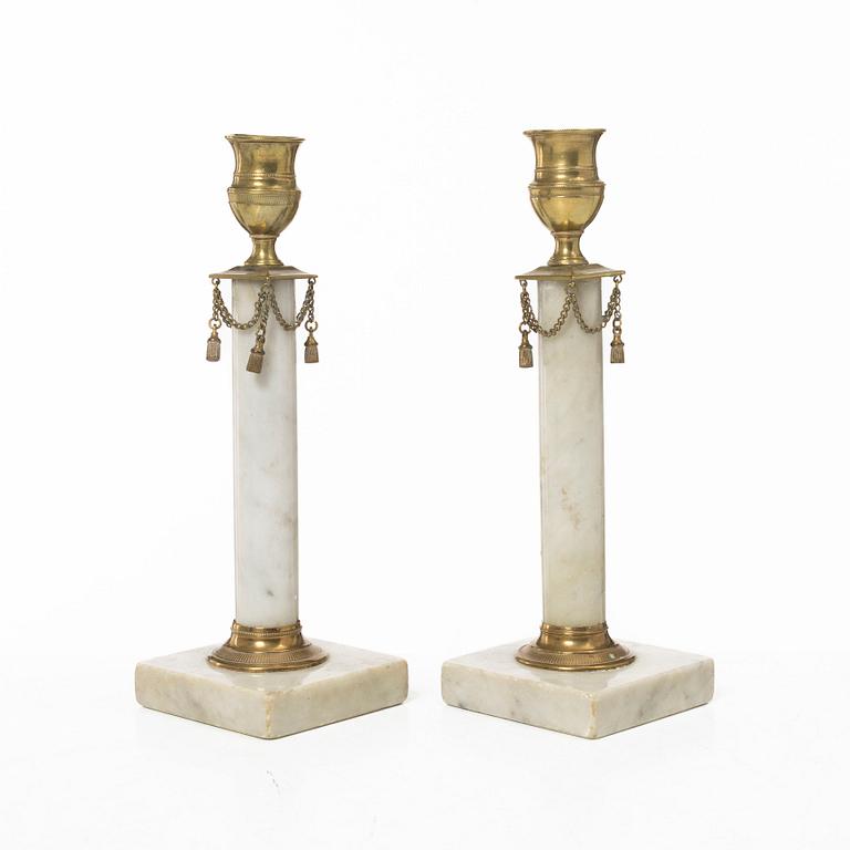 Ljusstakar, ett par sengustavianska omkring år 1800.