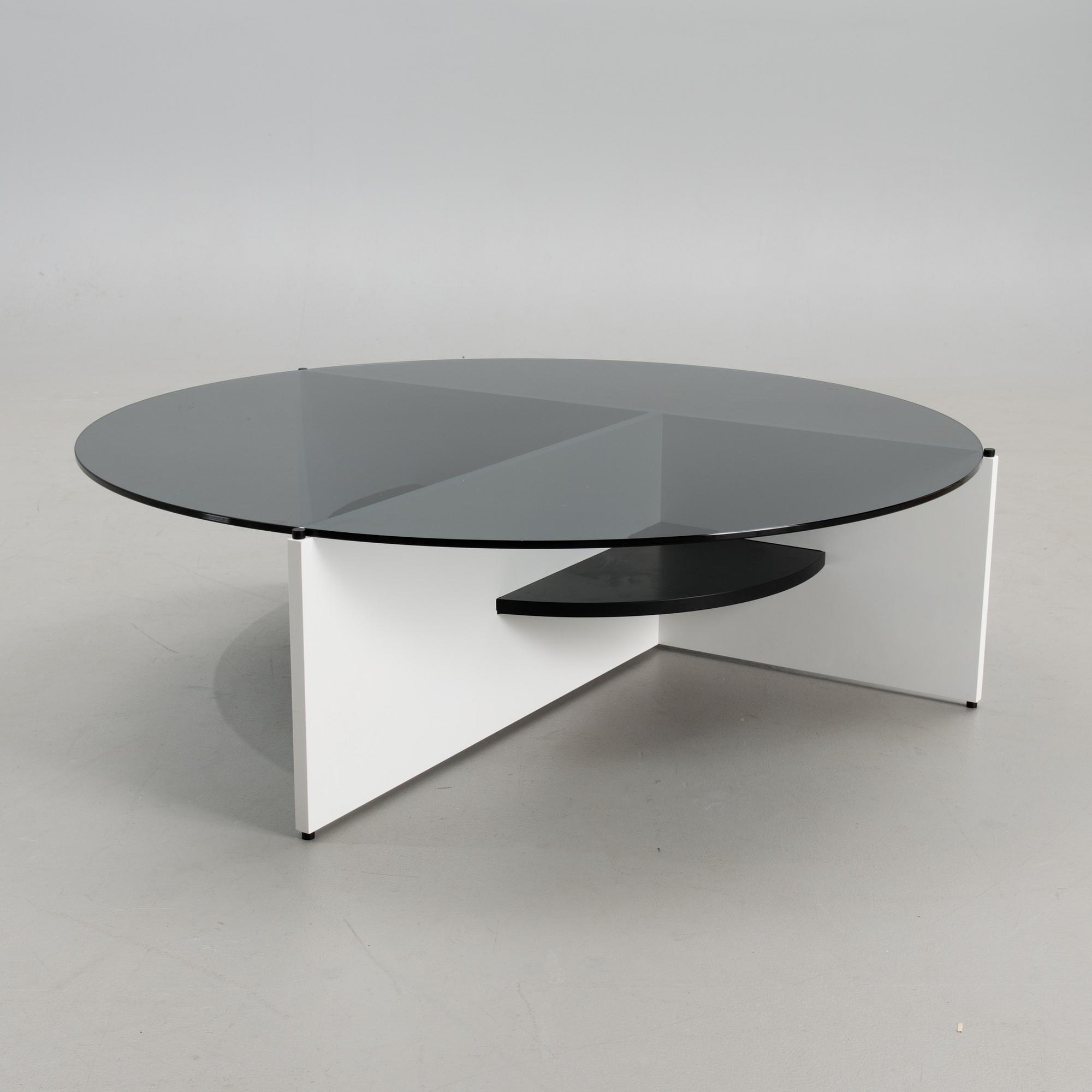 ELINA ULVIO, "DIVIDE". 2016.