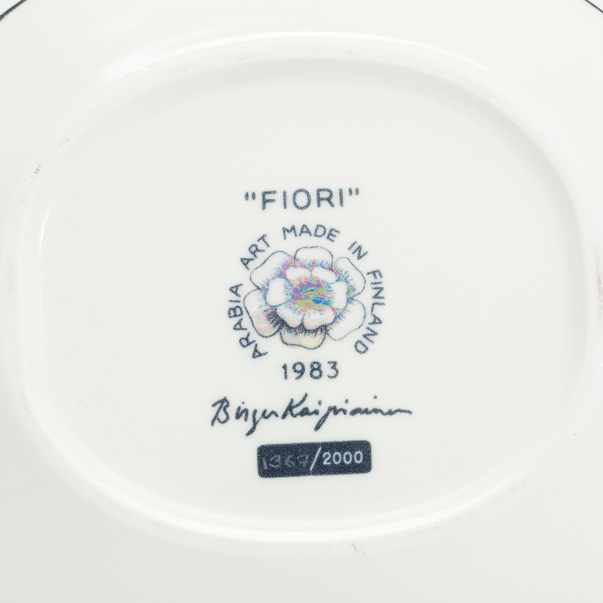 Birger Kaipiainen, ceramic Fiori dish, marked "Birger Kaipiainen, Arabia art made in Finland 1983", numbered 1367/2000.