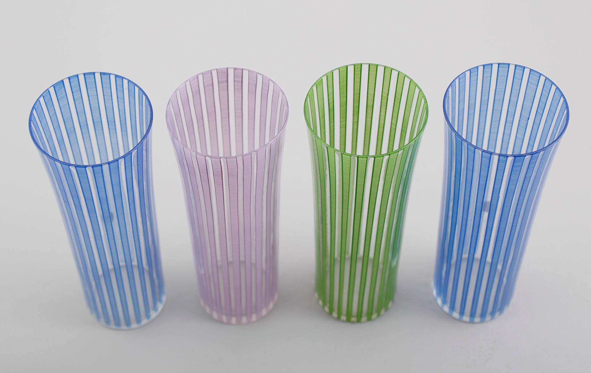 GLAS, 4 st, "Strikt", Bengt Orup, Johansfors.