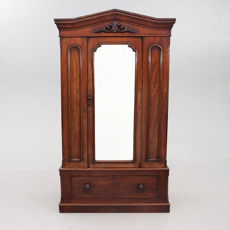 KLÄDSKÅP, England, 1800-talets slut.