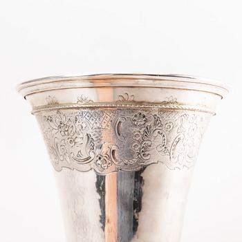 A Swedish 20th century silver beaker mark of Tage Göthlin Gothenburg 1948, weight 500 gram.
