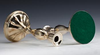 LJUSSTAKAR, ett par, förgyllt silver, svenska kontrollstämplar 1900-talets slut.