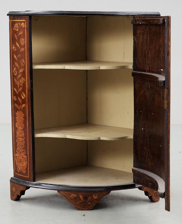 HÖRNSKÅP, Holland, 1800-tal.