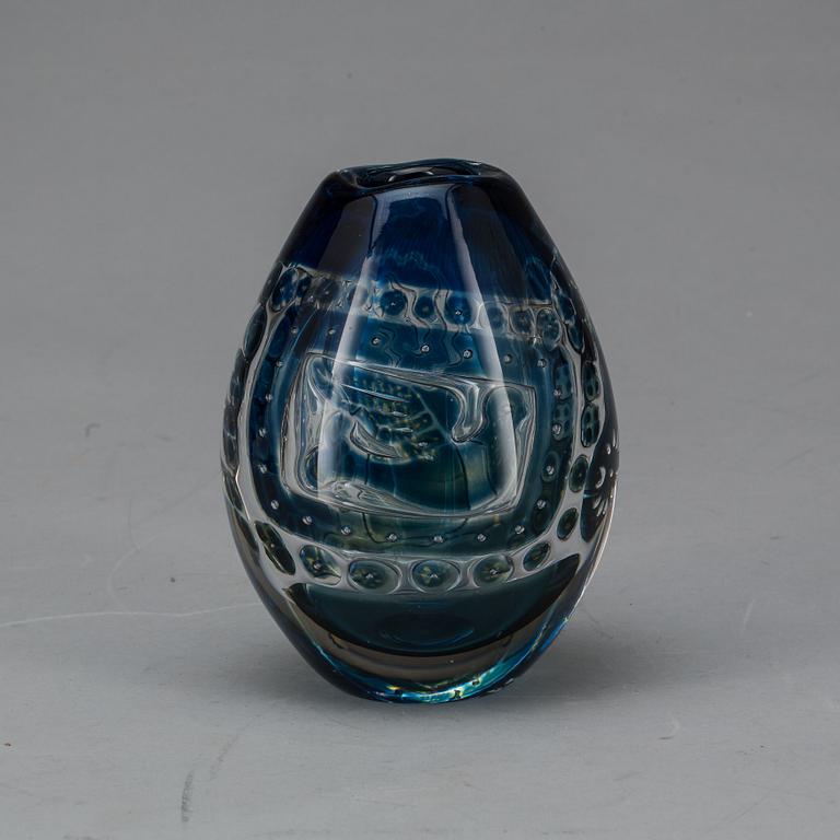 VAS, Edvin Öhrström. "Ariel" Orrefors 560L, "Flickan och duvan".