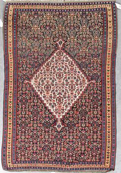 MATTA, semiantik Senneh kelim, ca 192x126 cm.