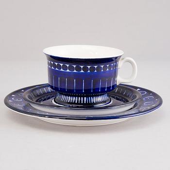 ULLA PROCOPÉ, A 21-piece 'Valencia' tea set for Arabia, Finland, 1970s.