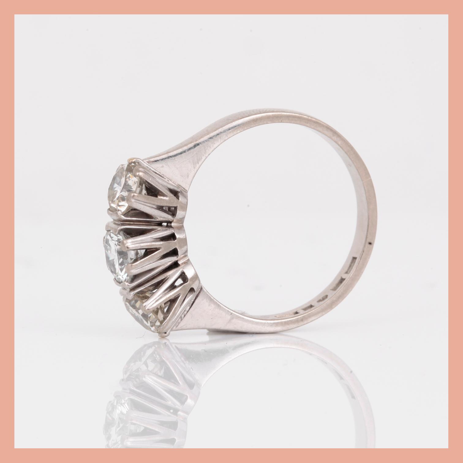 RING, 18K vitguld med diamanter, tot ca 2,15 ct, Rolf Sonderegger, Köping, 1990. Total vikt ca 6,63 g.