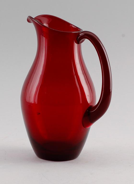 TILLBRINGARE, rött glas, Monica Bratt, Reijmyre, 1950-tal.