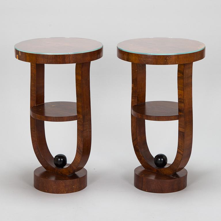 Sivupöytä-/yöpöytäpari, Art Deco -tyyli, nykyaikainen valmistus.