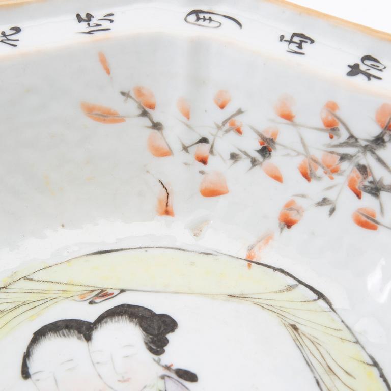 A Chinese basin, late Qingdynasty/early 20th century.