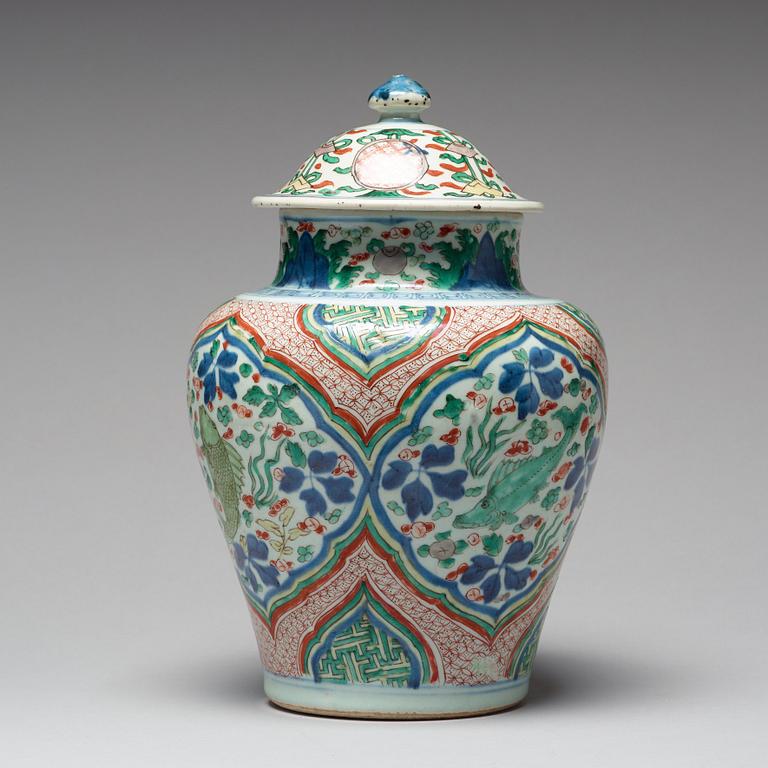 A Wucai Transitional vase with cover, 17th Century, Shunzhi (1644-1661).