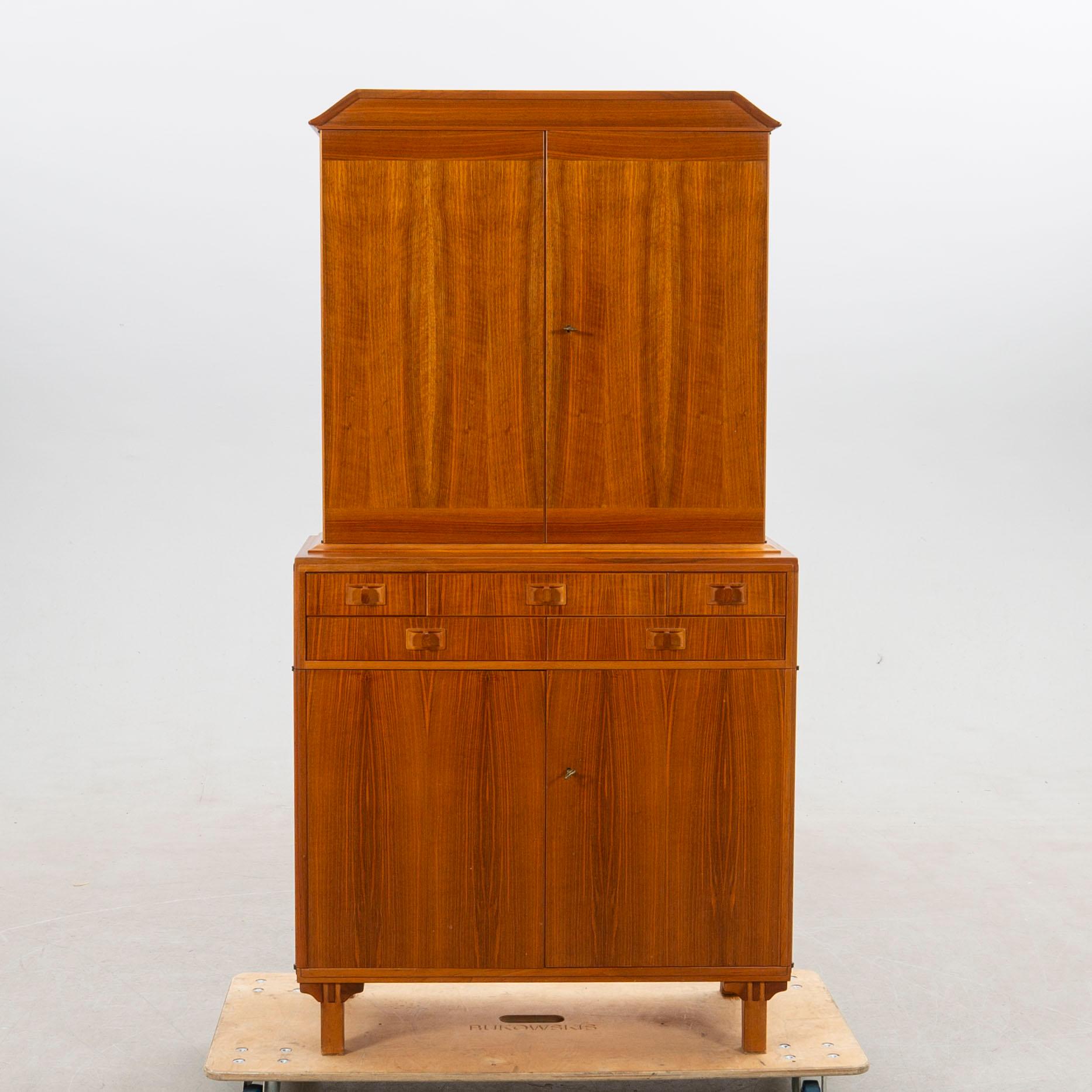 Carl Malmsten, Skåp "Mittens rike" 1900-talets andra hälft.