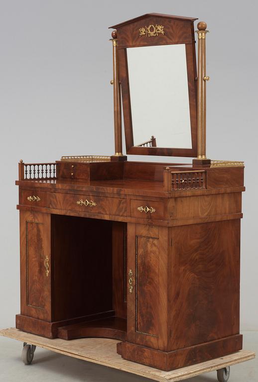 TOALETTBORD, empire, 1800-talets första hälft.