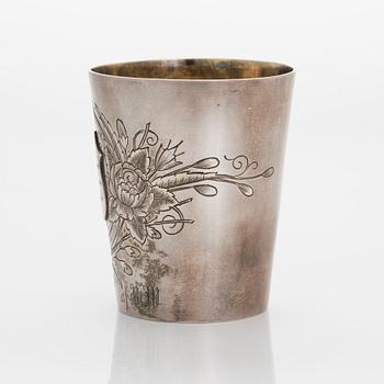 Alexander Fuld, a parcel-gilt beaker, Moscow 1895. In an oak case marked I.E. Morozov St. Petersburg.