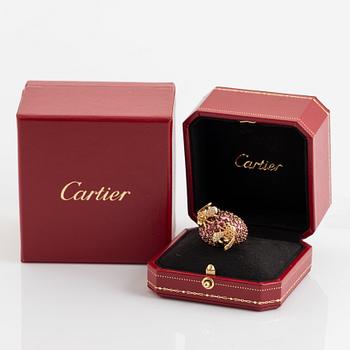 Cartier ring 18K guld och emalj med runda briljantslipade diamanter, safirer och smaragder.