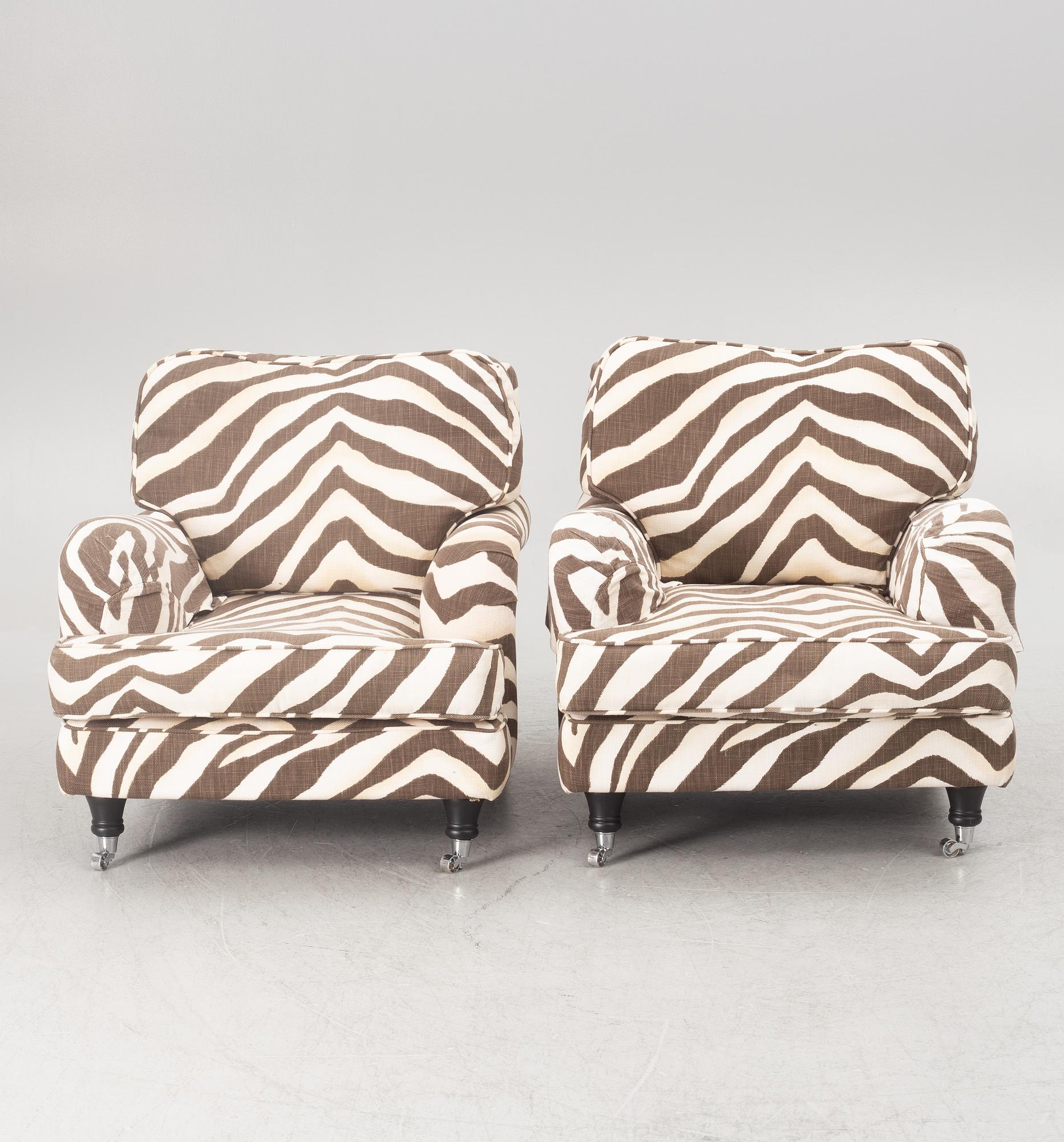 A pair of lounge chairs, Englesson, 21st century.