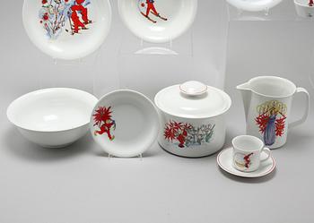 A porcelian set of table ware of 35 pcs, "Tomteul", Rörstrand, 20th century.