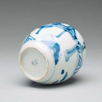 TEKRUKA, porslin. Qingdynastin, Kangxi (1662-1722).
