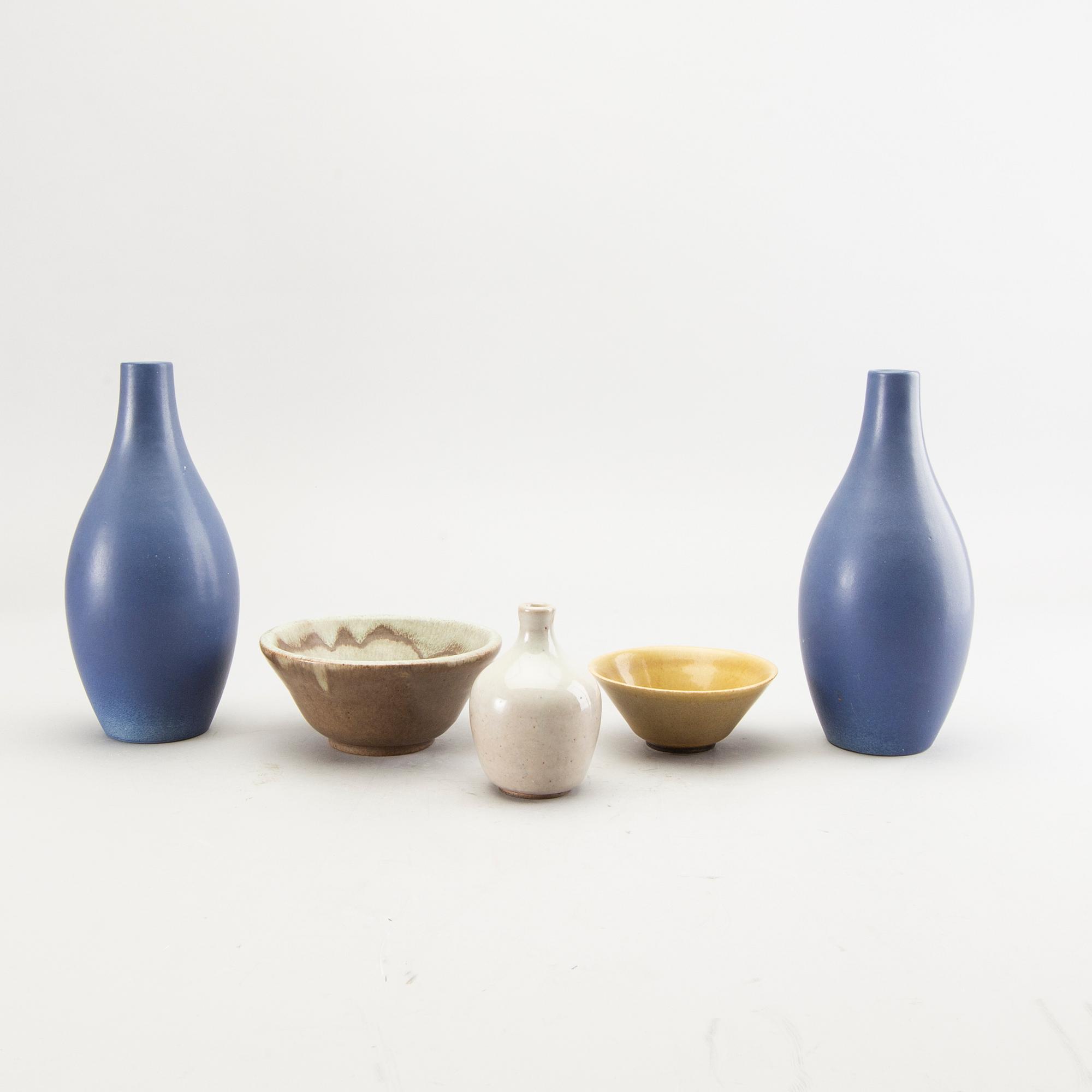 Åke Holm, three vases and two bowls.