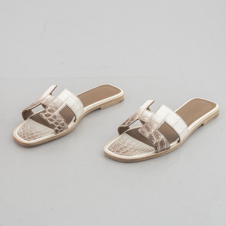 Hermès, Sandals, "Oran Himalaya", size 38 1/2.