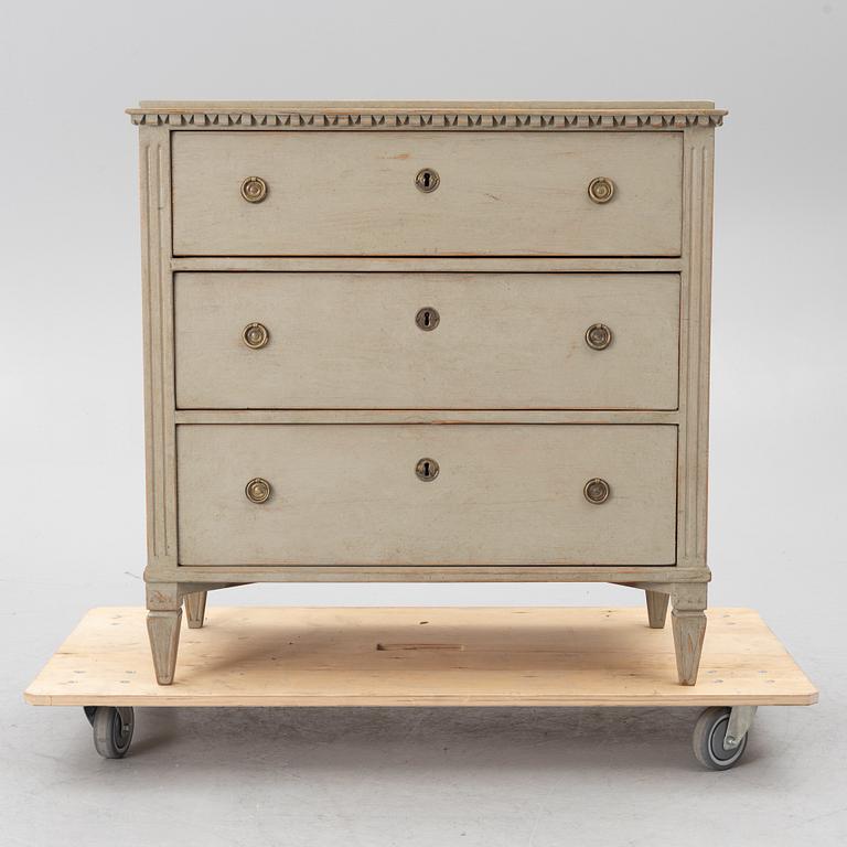 Chest of drawers, Gustavian style, 19th century.